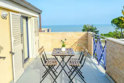 G. Bay C24 - Second floor apartment with balcony overlooking the sea and the pool