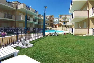 G. Bay C27 - Second floor apartment with balcony and hill view