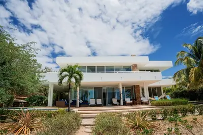 Image de Southern Dream Luxury beach-front villa
