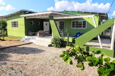 Image de Traditional Aruban Home close to Surfside Beach