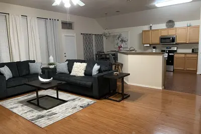 Image de City home in the middle of the Dfw entertainment