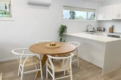 Image de Newly built 2 story-dwelling *7 min from the beach! *