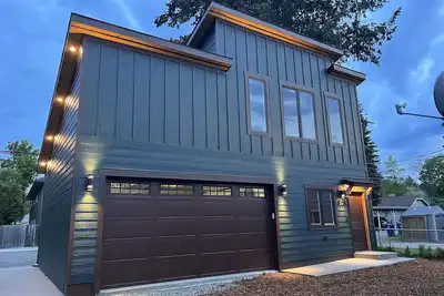 Image de Bunny Pad Downtown Coeur d' Alene **Brand New**