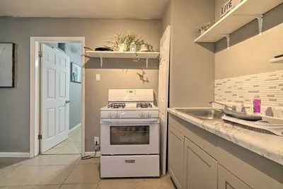 Image de Pet-Friendly El Paso Condo ~ 6 Mi to Dtwn!