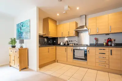 Image de Modern Two Bed Ground Floor Apartment With Parking\n