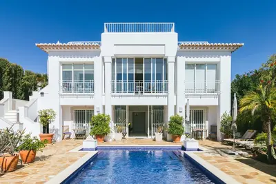 Image de Fantastically beautiful villa with pool and sea view