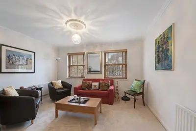 Image de Beautifully presented three bedroom townhouse