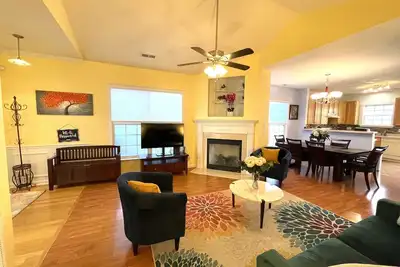 Image de 3 bed/2 bath near Duke, Unc, Airport, Nc Central, Downtown Durham & Rtp