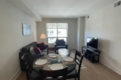 Luxurious Fully Furnished Move-In-Ready in Luxurious Apartment