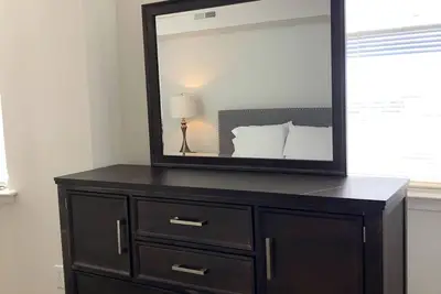 Image de Luxurious Fully Furnished Move-In-Ready Apartment in Ballston