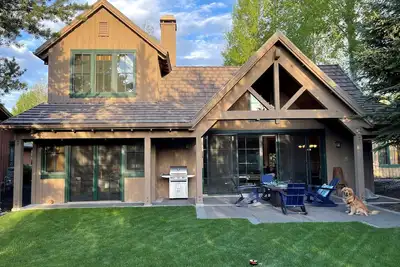 Image de Crosswater Luxury Retreat with Access to Exclusive Golf