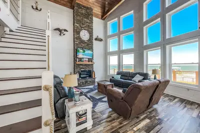 Image de Gorgeous Lodge w/Heated Pool + Pier
