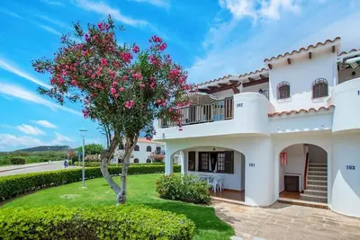 Image de Cheap & Chic: 3-bedroom apartment in Son Bou