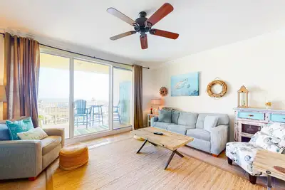 Image de Plush condo with water views, washer/dyer & Ac - pool, hot tub & gym