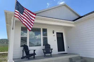 Image de Bear Lake home! Sleeps 19 in comfort, 24 if needed; near lake, bike path, & Gc.