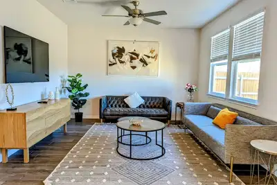 Image de Charming Austin Home near Dt, Airport with community pool