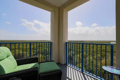 Image de 3 bedroom 2 bath oceanwalk condo with estuary views