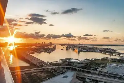 Image de Ocean & City view 2br/ 2ba w/ Rooftop Pool