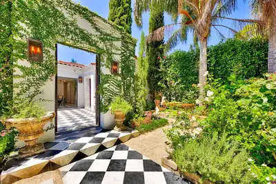 Image de Perfect Oasis for You and Your Family!