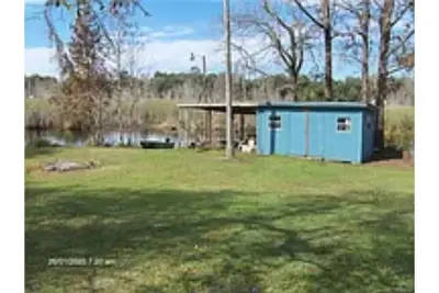 Image de Private Waterfront Property