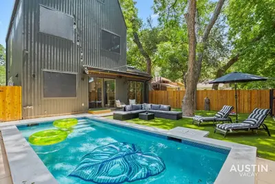 Image de Brand New Luxurious Property + Huge Outdoor Space!