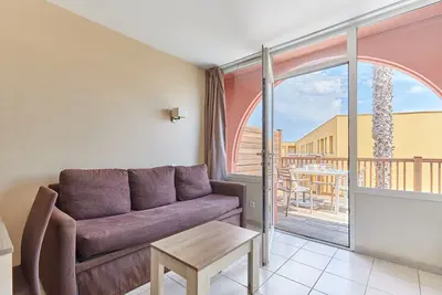 Image de Studio Confortable Balcon/Terrasse + Kitchenette