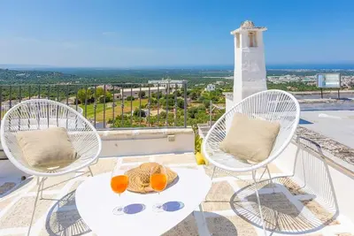 Image de Romeo and Juliet - terrace for aperitifs overlooking the sea!