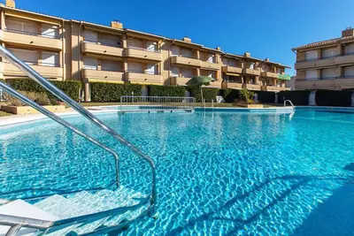 Agréable appartement pour 4 personnes avec climatisation, Wifi, piscine, Tv et terrasse