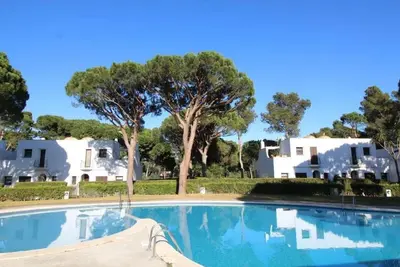 Magnifique maison de vacances pour 6 personnes avec piscine, Tv, patio, animaux admis et parking