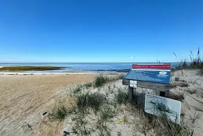 Image de Squeaky clean residence only 0. 2 miles from Saint Landing Beach on beautiful sandy Cape Cod Bay