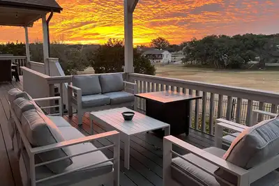 Image de Lake home on golf course with sunset-view deck, tennis - deer sightings