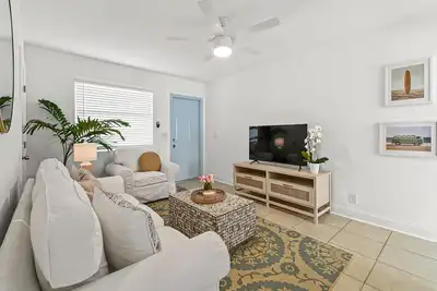 Image de \"Sunflower Cottage Apt\" 2/1