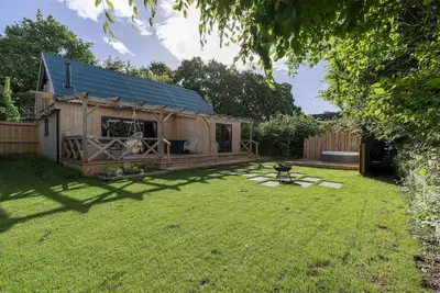 Image de Luxury Lodge near Bosham with private hot tub.
