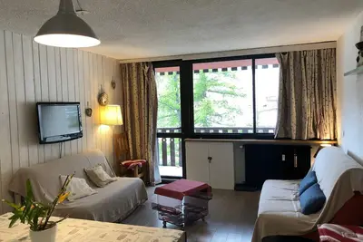 Image de Studio Lumineux à 250m des Pistes, Parking Privé, Balcon et Équipements Complets