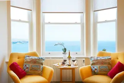 Image de Denelea. . . . . Stunning sea views!