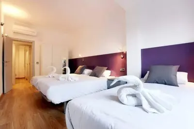 Image de Large apartment near the beach-Marina