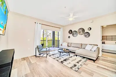 Image de Upstay: Condo with Hot Tub, Pool & Sauna—Sleeps 6