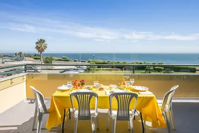 Image de Ocean View Ii Sea Front 3-Bed Familiale Apt à Cascais w \/ Pool près de Plages