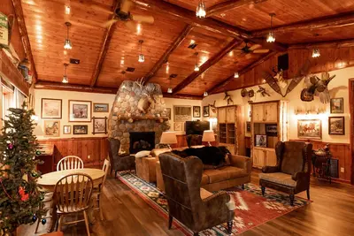 Image de Northwoods Rustic Lodge steps away from Round Lake in Richardson Bay & Pontoon