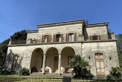 Old Style Villa - Upstairs Exclusive Apartment
