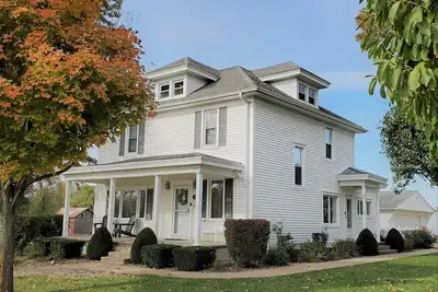 Image de Charming Nauvoo Farmhouse - 1 mile from Nauvoo Temple