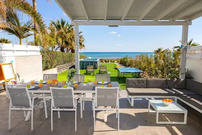 Image de Ayia Thekla Seafront Villa Dagi