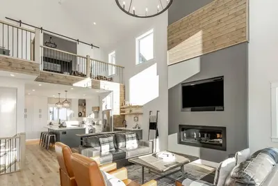 Image de The White Pearl - Luxury Chalet w/Mountain Views