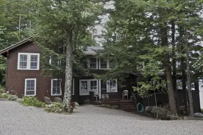 Image de Final Week Remaining Special - Classic Lake House on Winni