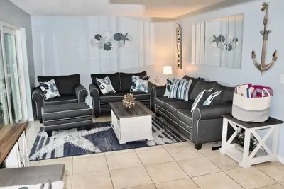 Image de Waterfront Condo 2bd/2ba at John’s Pass! Walk to Beach/Shopping/Restaurants!