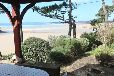 Image de \"Nouveau\" Villa les Pieds dans l'eau. Très belle Vue Mer