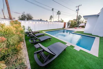 Image de Luxury Home on Windsor! Near Old Town Scottsdale. Pool and Games!