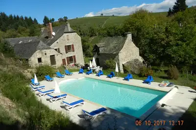Image de Au pied de l'Aubrac, Estaing\/ Entraygues