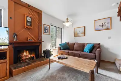 Image de Comfortable Condo Great Location- Tamarack #12 by Bear Valley Vacation Rentals