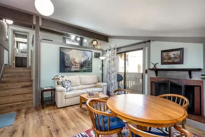 Image de Fresh Remodel and Dog Friendly - Cs#92 by Bear Valley Vacation Rentals
